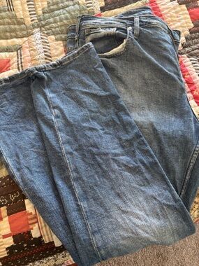 Silver Jeans Medium Blue Cropped Ankle Jeans